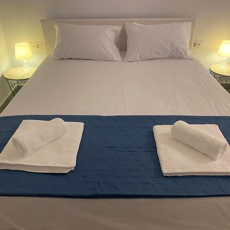 Bianco Blue Apartment Tinos Bagian luar foto