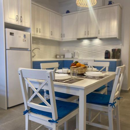 Bianco Blue Apartment Tinos Bagian luar foto