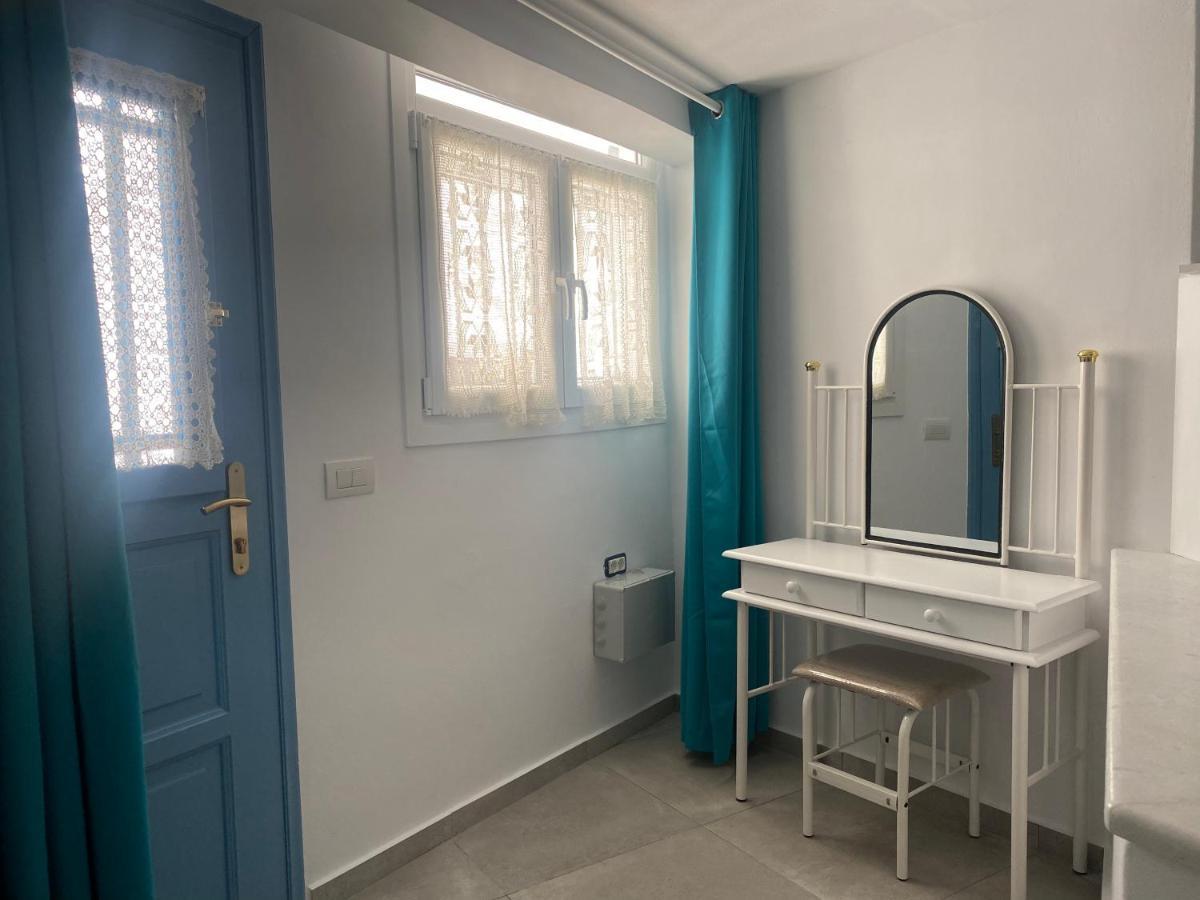 Bianco Blue Apartment Tinos Bagian luar foto